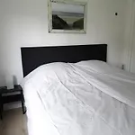 Chalet Bright With Hot Tub Near Breda *