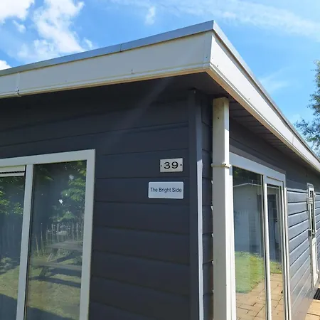 샬레 Bright With Hot Tub Near Breda