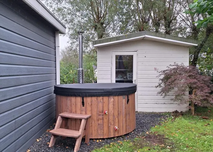 Bright With Hot Tub Near Breda Molenschot